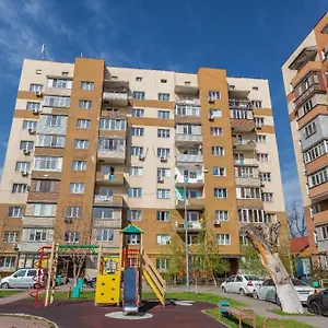 светлая рядом с парком горького Апартаменты Алматы